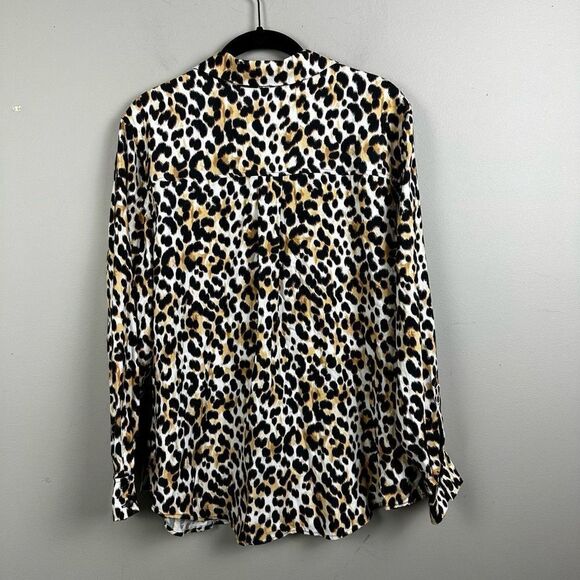 Chico’s animal printed casual button down shirt size 2 - Picture 9 of 9